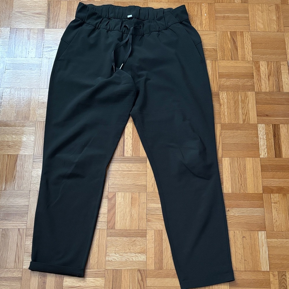 Khaki lululemon jogging pants 10
